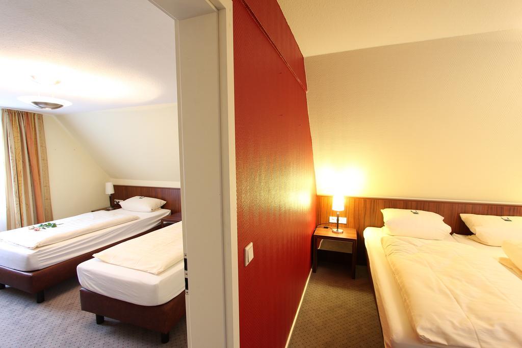 Akzent Restaurant Jonathan Hotel 4*
